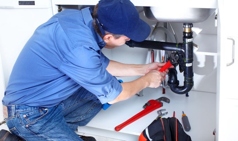 4 Things to Consider Before Hiring a Plumbing Contractor
